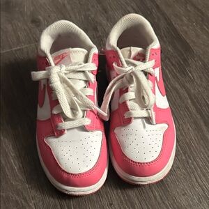 Nike Kids Sneakers in Pink and White